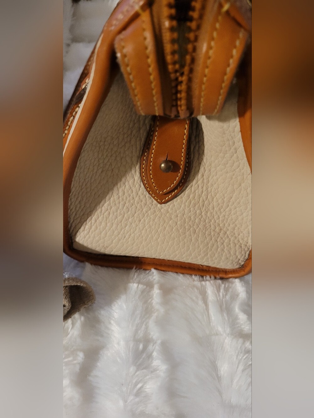 VTG Dooney & Bourke Tan Pebble LeatherTrim Satchel - GUC - Picture 5 of 14